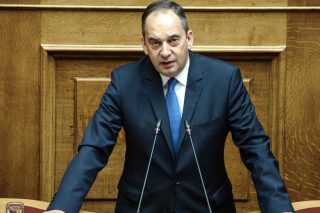 Και πωλήσεις μετοχών στα δέκα λιμάνια