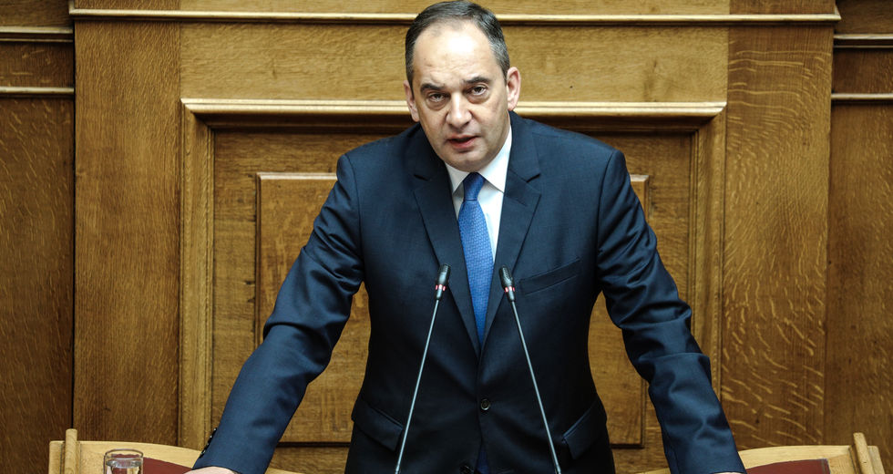 Και πωλήσεις μετοχών στα δέκα λιμάνια