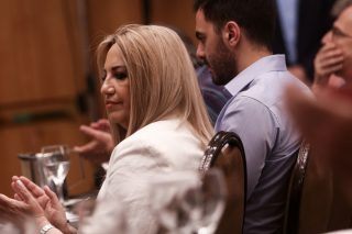 Δρόμος στρωμένος με αγκάθια και γκρίνιες