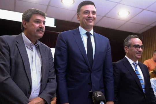 Με μπόι και με κοντή μνήμη ο νέος υπουργός