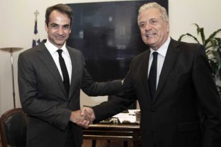 Συνάντηση Μητσοτάκη με Αβραμόπουλο