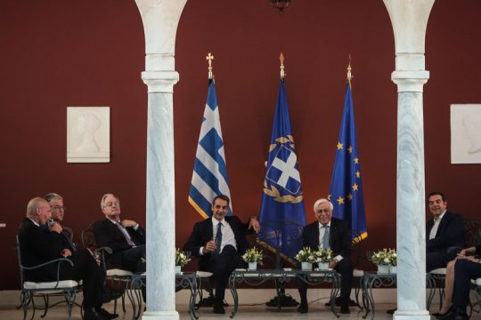 Μήνυμα ενότητας από τον Προκόπη Παυλόπουλο