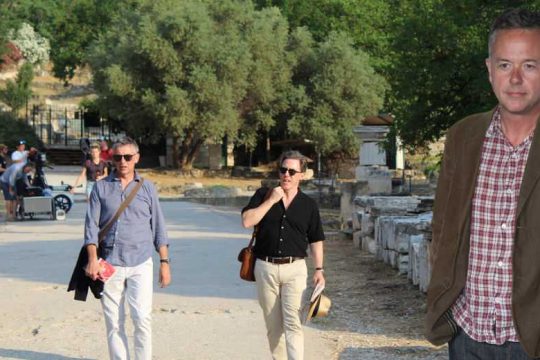 Ταξίδι στην Ελλάδα με τρεις Βρετανούς σταρ