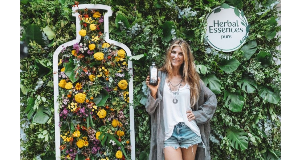 Η νέα σειρά του Herbal Essences Pure φέρνει τη φύση και την επιστήμη στα μαλλιά σου