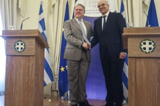 «Δεν χωρούν κομματικές αντιπαραθέσεις»