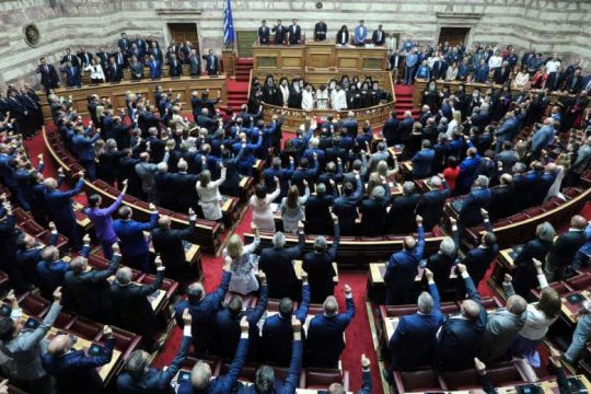 Προσδοκίες της κοινωνίας πολιτών και αγαστή μεσότητα