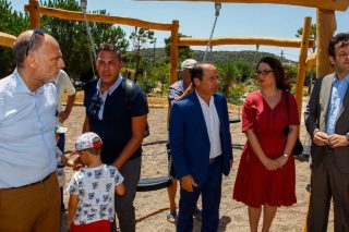 Εγκαίνια παιδικής χαράς στο Μάτι ένα χρόνο μετά την τραγωδία
