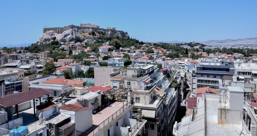 Στην «τσιμπίδα» της ΑΑΔΕ 20.000 αδήλωτα ακίνητα Airbnb