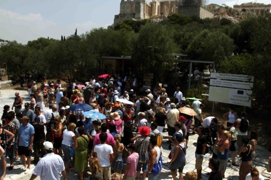 Γιατρός-οπλίτης στην Ακρόπολη