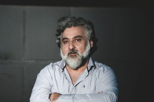 Μπουρλότο στην αστική οικογένεια…