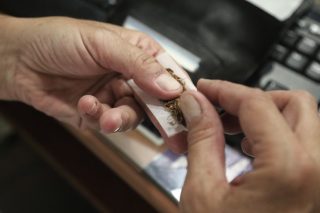 Αντικαπνιστικός νόμος πρώτα στο Δημόσιο υπό τον φόβο πολιτικού κόστους