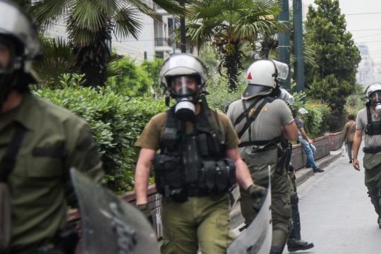 Απρόκλητο ξύλο και χημικά σε πορεία κατά του Airbnb