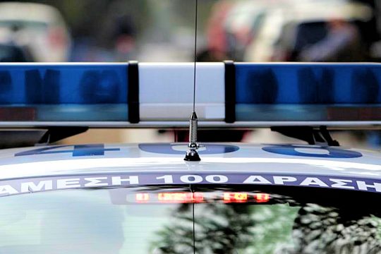 Ταυτοποιήθηκε 16χρονος για τις πέτρες σε εκλογικό τμήμα στα Εξάρχεια