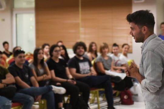 LE MONDE: Κάνε το πάθος σου πραγματικότητα και ζήσε τα όνειρά σου