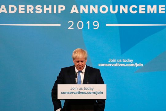 «Όχι» σε πρόωρες εκλογές, «ναι» σε Brexit τον Οκτώβριο