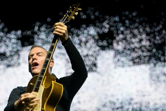 Ο Bryan Adams έρχεται στην Αθήνα για συναυλία