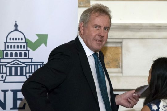 Παραιτήθηκε ο πρεσβευτής της Βρετανίας στην Ουάσιγκτον