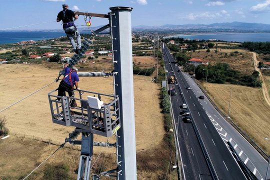 Θυσιάζουν τα κερδοφόρα δίκτυα της ΔΕΗ