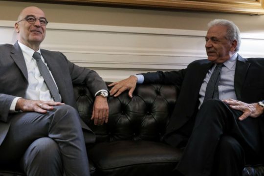 Μεταναστευτικό και Τουρκία στη συνάντηση Δένδια-Αβραμόπουλου