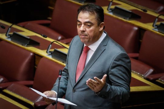 Δεν φέρνει λύσεις ένας σκληρός δικομματισμός