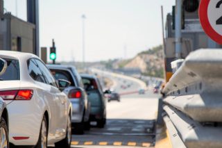 Ανοιχτά διόδια και εκπτώσεις για τις εκλογές
