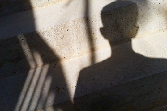 Μόνοι τους στην κρίση οι Ελληνες