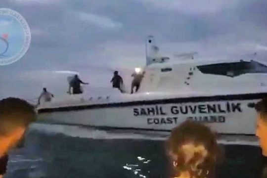 Τα βίντεο δείχνουν επαναπροώθηση προσφύγων