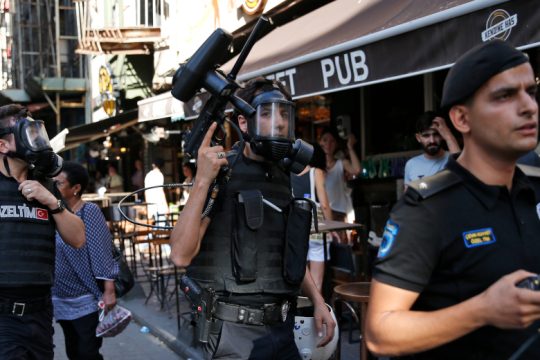 Ο Ερντογάν ακόμη συλλαμβάνει