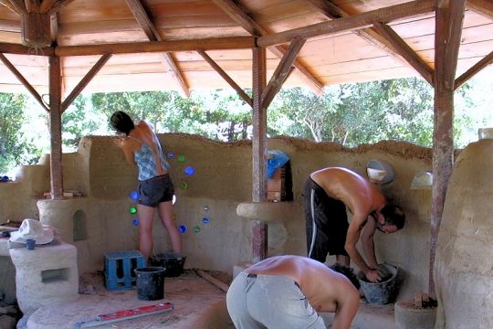 Φυσική δόμηση, καλλιέργειες και εναλλακτική μάθηση