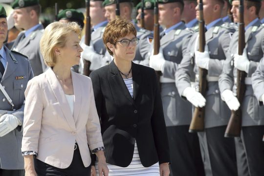 Εκπλήξεων συνέχεια από τη Μέρκελ