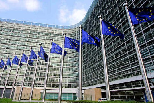 Η Κομισιόν προσφεύγει στη δικαιοσύνη κατά του νόμου «Stop Soros»