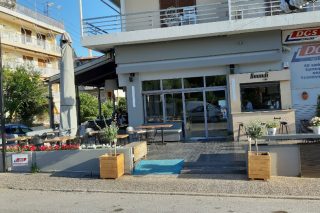 Καφέ, φαγητό για όλους και όχι μόνο για όρθιους…