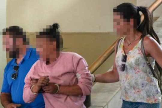 Επιμένει στην αθωώτητά της η 44χρονη – Θα ζητήσει έγγραφα από Γαλλία