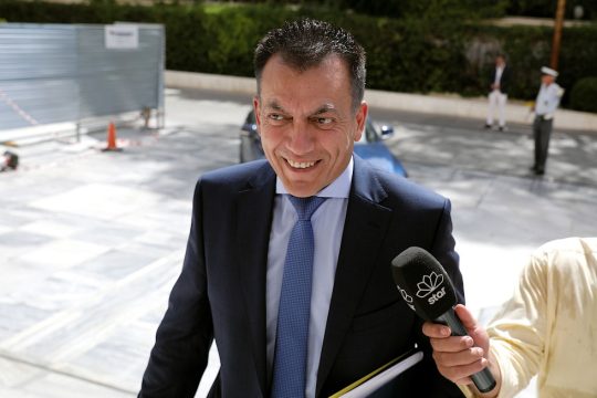Επικοινωνιακά τερτίπια Βρούτση με τις συντάξεις χηρείας