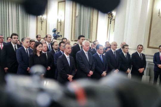 Αλλάζουν χέρια τα Υπουργεία
