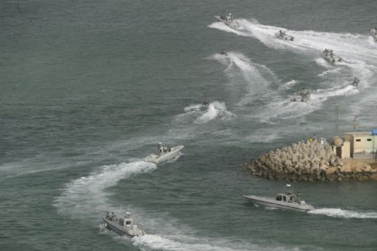 Υποχώρηση Λονδίνου στον Περσικό, προειδοποιήσεις από την Τεχεράνη