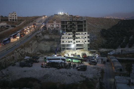 Το Ισραήλ κατεδαφίζει σπίτια Παλαιστίνιων νότια της Ιερουσαλήμ