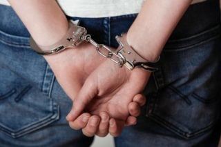 Θεσσαλονίκη: Αιματηρό επεισόδιο στο κέντρο της πόλης – Συνελήφθη 29χρονη