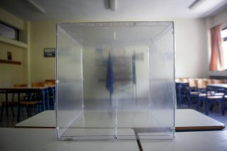 H μειοψηφία κυβερνά και η πλειοψηφία χτενίζεται