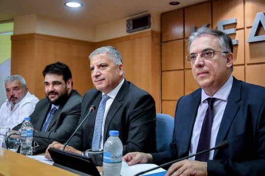 Ενισχύονται οι παρατάξεις δημάρχων και περιφερειαρχών