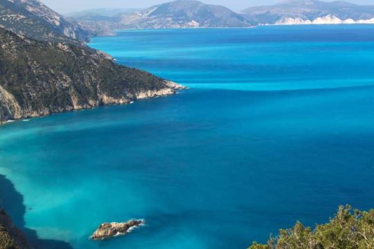 «Πνίγουν» το Ιόνιο οι υδρογονάνθρακες