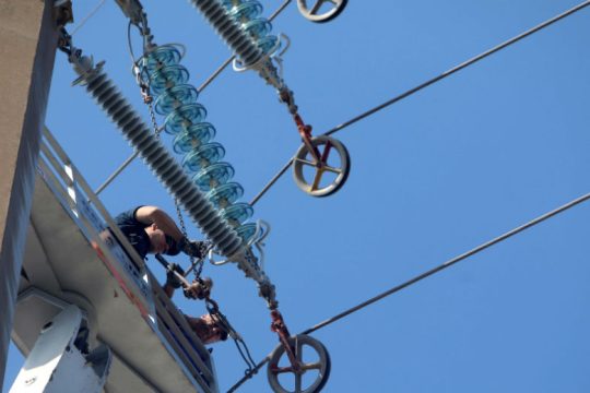 Με μελανά χρώματα περιγράφει την κατάσταση της ΔΕΗ ο Χατζηδάκης