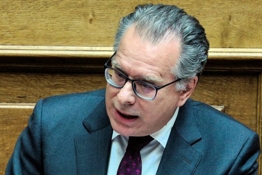 Ενα Ζέπελιν πάνω από τη Σάμο…