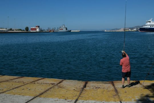 Ζέστη και σποραδικές βροχές