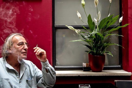 Κάποιοι θέλουν να κλείσουν την Ελλάδα και τους πολίτες της σε σελοφάν. Δεν γίνεται