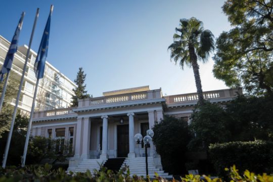 Έπρεπε να άφηναν το Μαξίμου ξεκλείδωτο για να ησυχάσει η «Καθημερινή»