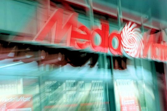Η Public, συμφερόντων Γερμανού, απέκτησε το 75% της Media Markt