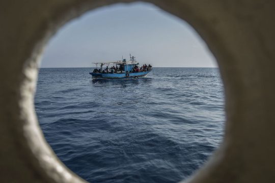 Ογδόντα μετανάστες αγνοούνται έπειτα από ναυάγιο ανοιχτά της Τυνησίας