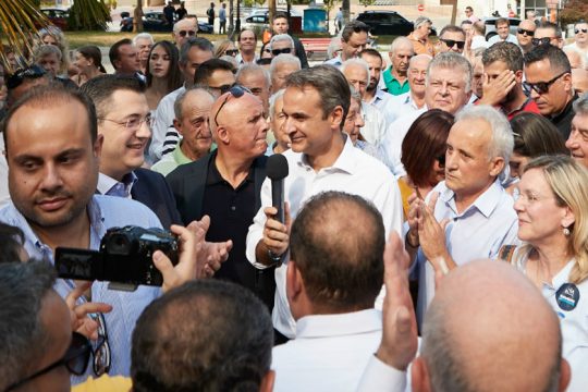 Ζήτησε «ισχυρή εντολή» για να τα αλλάξει όλα