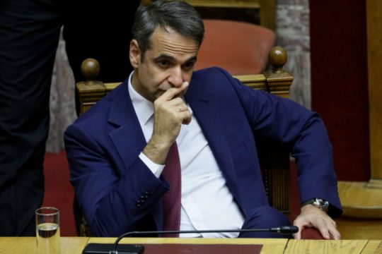 Όταν η Ν.Δ. λέει «μη διχάζετε» εννοεί «μην αντιστέκεστε στη νεοφιλελεύθερη λαίλαπα»